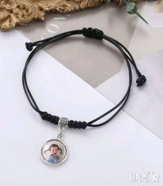 Гривна със снимка и стъклено покритие  , снимка 1