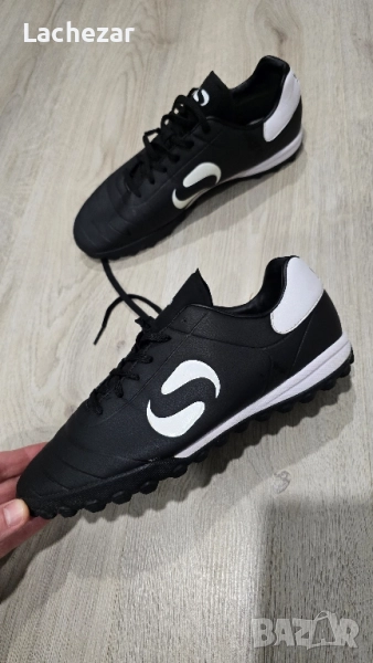 футболни обувки за трева Sondico 41.5, снимка 1