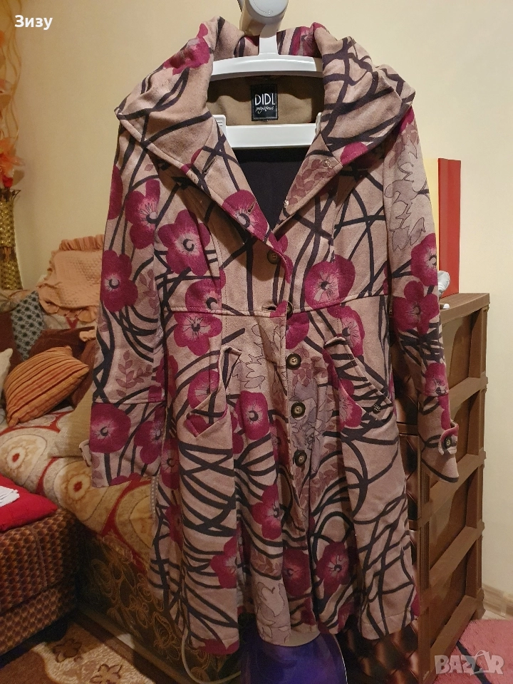 Дамско цветно палто Л размер , снимка 1