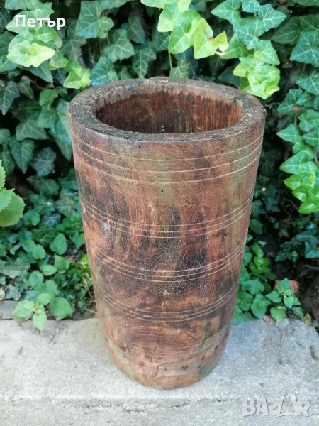 Продавам стара красива дървена чутура / голям дървен хаван /много запазена и обезпаразитена, снимка 1