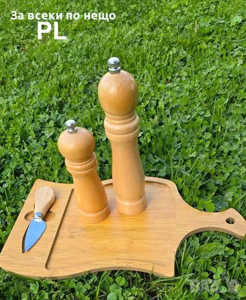 Комплект дъска с нож и 2 дървени мелници, снимка 1