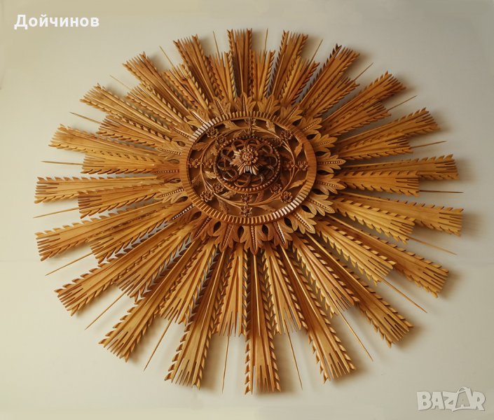 Дърворезба, розета "слънце", украса за таван или стена, снимка 1