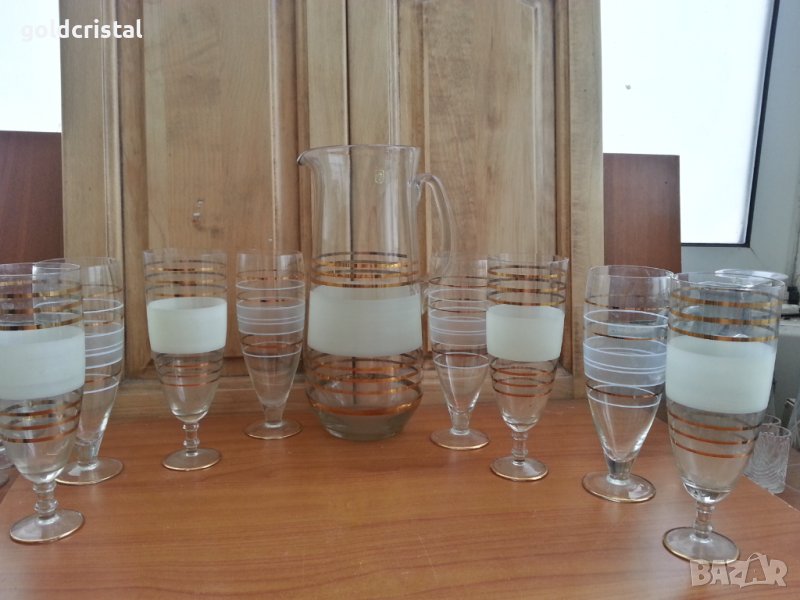 Ретро стъклени чаши и кана с златен кант, снимка 1