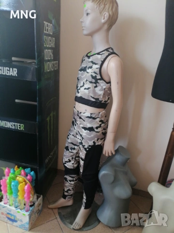 Манекени със стойка