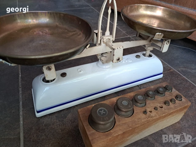 ретро порцеланов кантар везна , снимка 4 - Антикварни и старинни предмети - 50845837