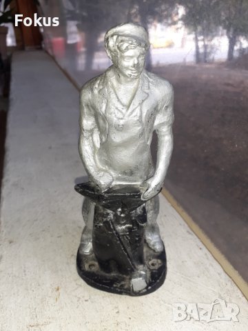 Стара метална руска съветска статуетка, снимка 1 - Антикварни и старинни предмети - 42317353