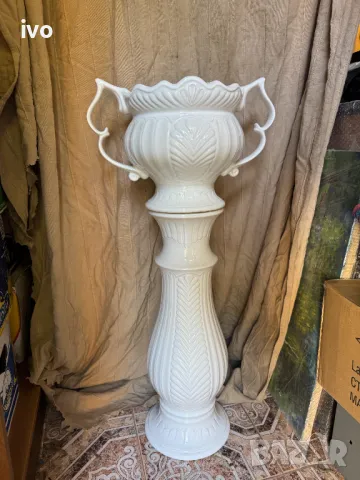 Порцеланова кашпа с колона, снимка 2 - Декорация за дома - 50107033