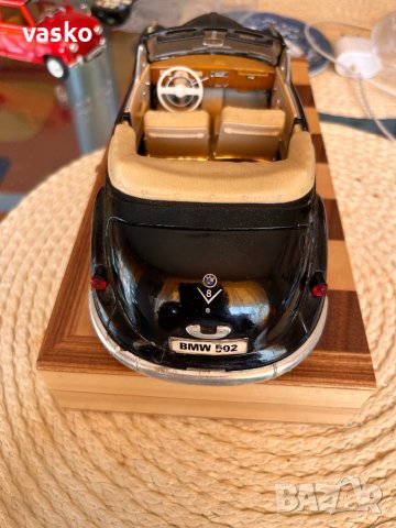 BMW 502 Maisto 1:18, снимка 5 - Колекции - 42313422