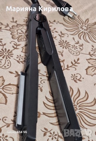 Преса за изправяне на косата и за къдрици. 