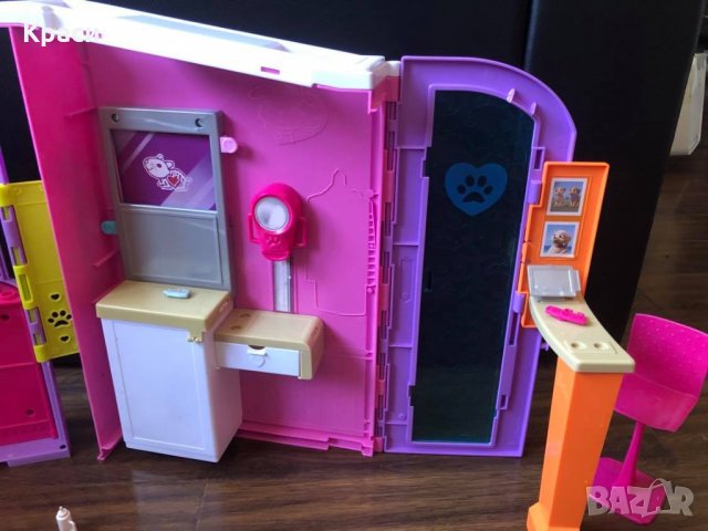 Сгъваема Ветеринарна клиника Барби, снимка 3 - Кукли - 30766454