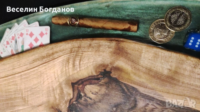 Епоксидна кристална смола и орех