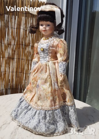 Порцеланова кукла със стойка , снимка 4 - Кукли - 44431462