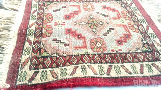 Малко молитвено килимче от 70-те г.Персийски килим , снимка 4 - Други ценни предмети - 39809067