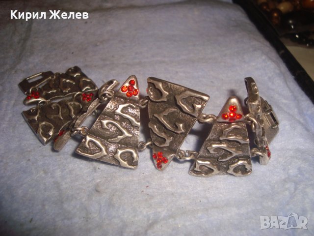 ПРЕКРАСНА ПОСРЕБРЕНА ОКСИДИРАНА ОРНАМЕНТИРАНА АРТ ГРИВНА с ФАСЕТИРАНИ ГРАНАТИ 27881, снимка 13 - Гривни - 37096658