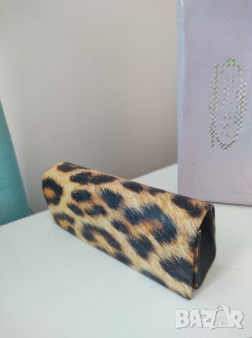 Елегантна леопардова кожена чантичка с дълга дръжка , снимка 2 - Чанти - 37932235