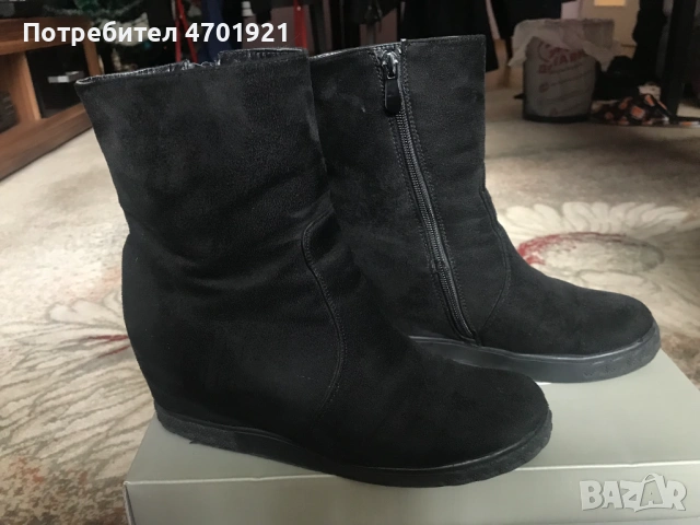 Черни велурени боти на платформа