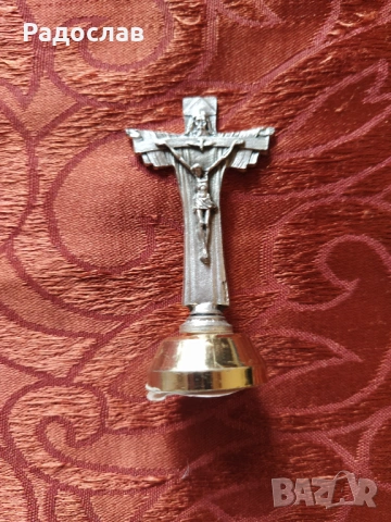 малък настолен кръст /  разпятие 