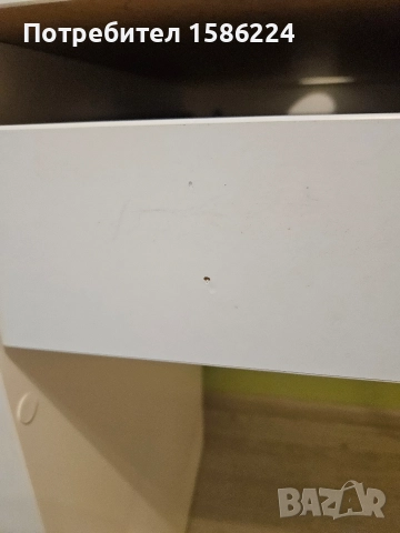 Бюро MICKE с надстройка от IKEA, снимка 4 - Мебели за детската стая - 52871578