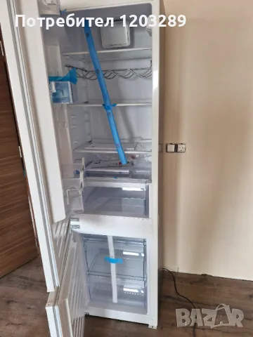 Комбиниран хладилник за вграждане Tinad от Ikea, снимка 3 - Хладилници - 49708036