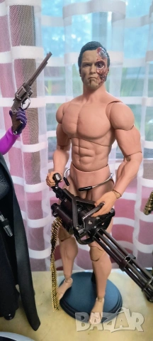 Екшън фигура на Арнолд Terminator800,30 см Battle Demage , снимка 6 - Колекции - 53989547