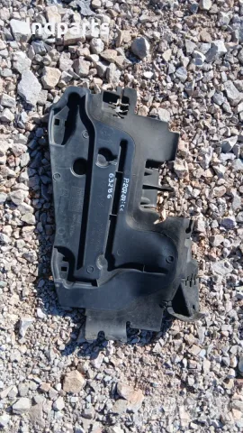 Пластмаса Peugeot 207 CC 1.6 2007 9680057380 207 (2006-2012), снимка 1 - Части - 55710548
