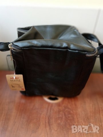 Нова чанта с формата на кубче, снимка 2 - Чанти - 38369853