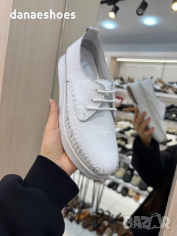 Дамски спортни обувки от естествена кожа в бяло , снимка 1