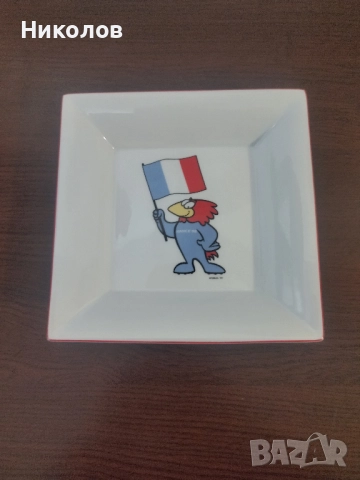 Продавам пепелник/поднос/чиния France World Cup 98-порцелан