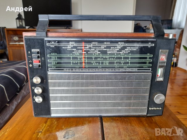 Радио,Радиоприемник Селена,Selena, снимка 1 - Антикварни и старинни предмети - 42895845