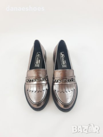 Дамски мокасини в сребристо 