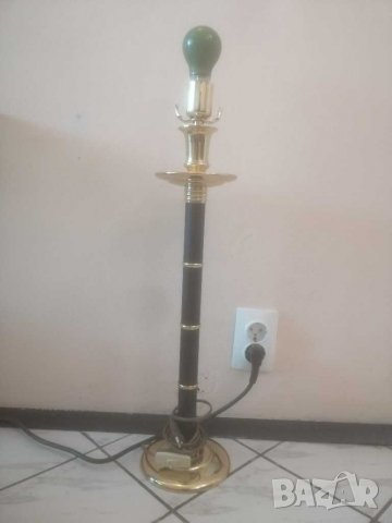 Настолна лампа. 