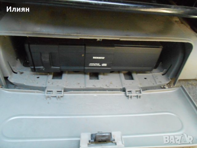 Renault Scenic 1.9 dci 2001г на части, снимка 11 - Автомобили и джипове - 30271172