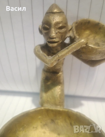 Бронзова фигура пепелник, снимка 4 - Антикварни и старинни предмети - 54059401