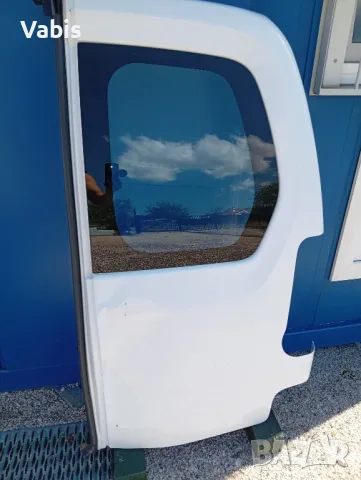 Ударена задна дясна врата за Peugeot Partner, Citroen Berlingo,Opel Combo, Toyota Proace