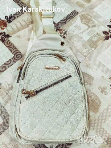 Спортна чанта за през рамо, снимка 4 - Чанти - 51275434