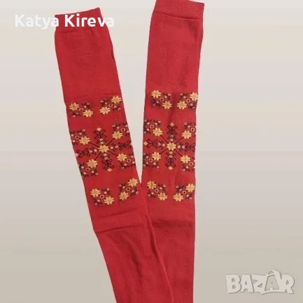 Чорапи с народни мотиви, снимка 2 - Дамски чорапи - 48759820