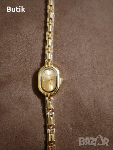 Дамски часовник в кутия, снимка 4 - Дамски - 52057100