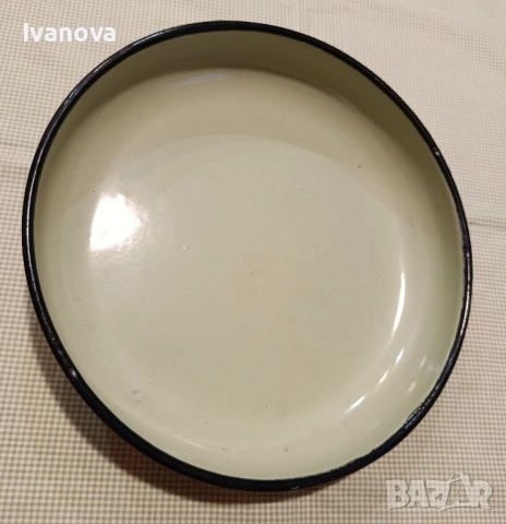 Малка емайлирана българска тавичка