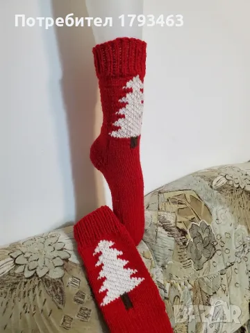 Ръчно плетени дамски коледни чорапи, размер 38, снимка 2 - Дамски чорапи - 49169831