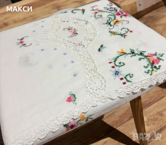 Разкошна голяма памучна бяла покривка с богата цветна бродерия, снимка 2 - Покривки за маси - 53936796