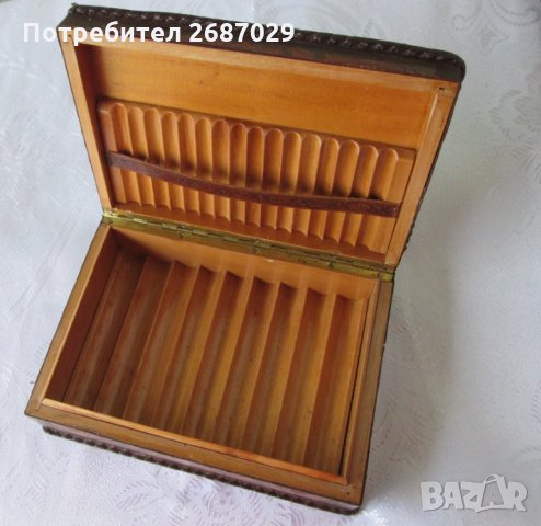 Стара кожена кутия за цигари