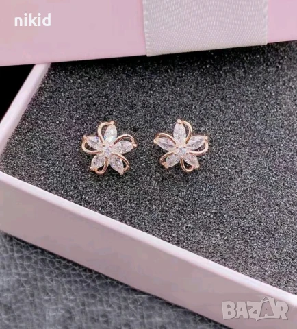 Чифт обеци цветя с камъни розово злато имитация , снимка 2 - Обеци - 51411779
