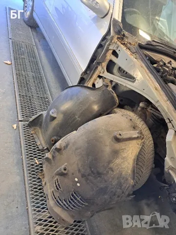  Оригинални подкалници на предницата  заден ляв и десен   Mercedes w211, снимка 3 - Части - 47425557