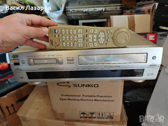 Видео рекордер JVC Mini DV AND S-VHS VIDEO CASSETTE RECORDER HR -DVS1
