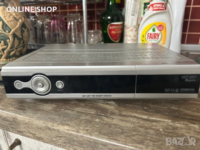 Сателитен приемник дигитален Sky Sat  Majestic , снимка 2 - Приемници и антени - 53065585