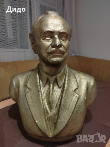 Голям бюст на Георги Димитров., снимка 1