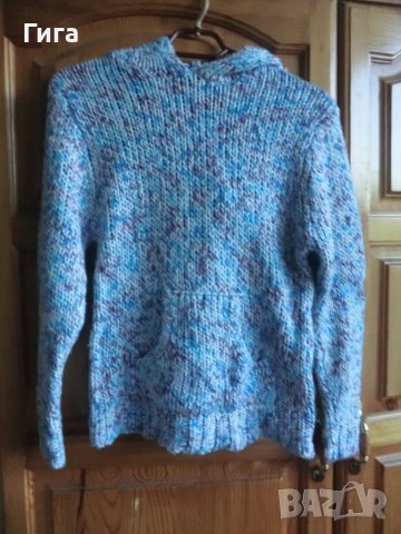 пуловер с качулка