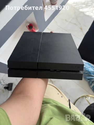 PS4 1TB + 3 джойстика + 11 игри – отлично състояние