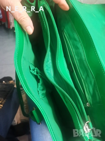 Дамска зелена лачена чанта, снимка 9 - Чанти - 53190762