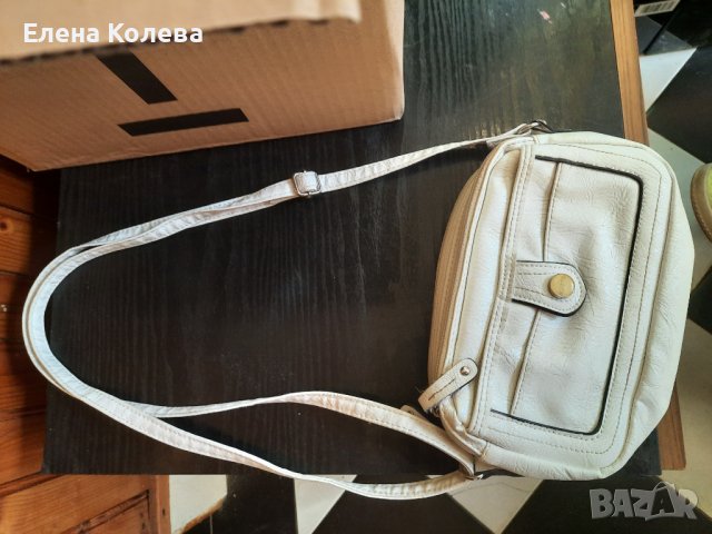 Бяла кожена чанта, снимка 1 - Чанти - 42143795